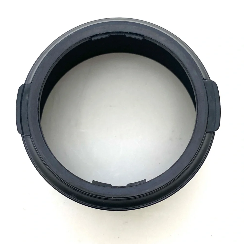 Minolta  A 70 - 210 / 4 Black Lens Hood